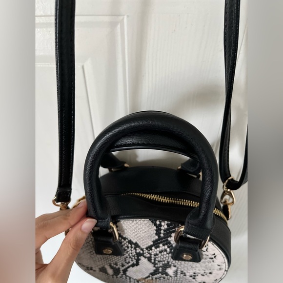 Dune Circle Crossbody bag - Picture 2 of 11